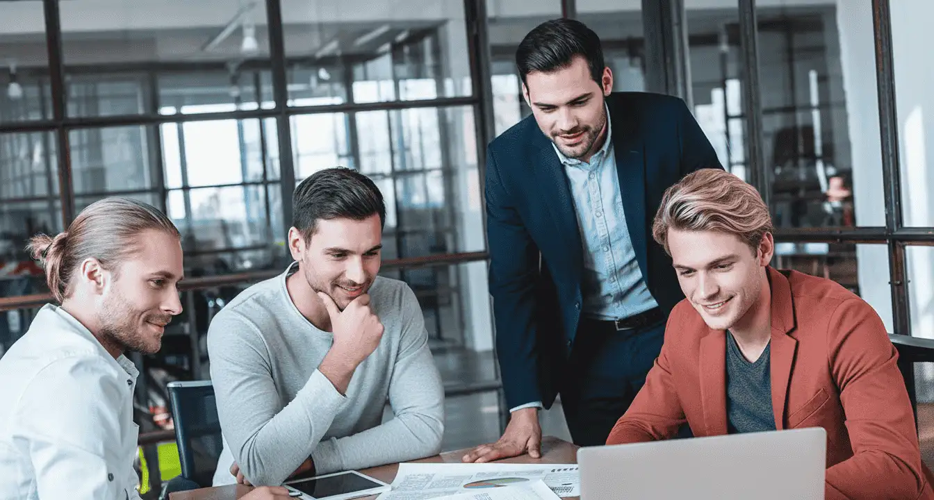 Formateur en intelligence artificielle accompagnant une équipe
